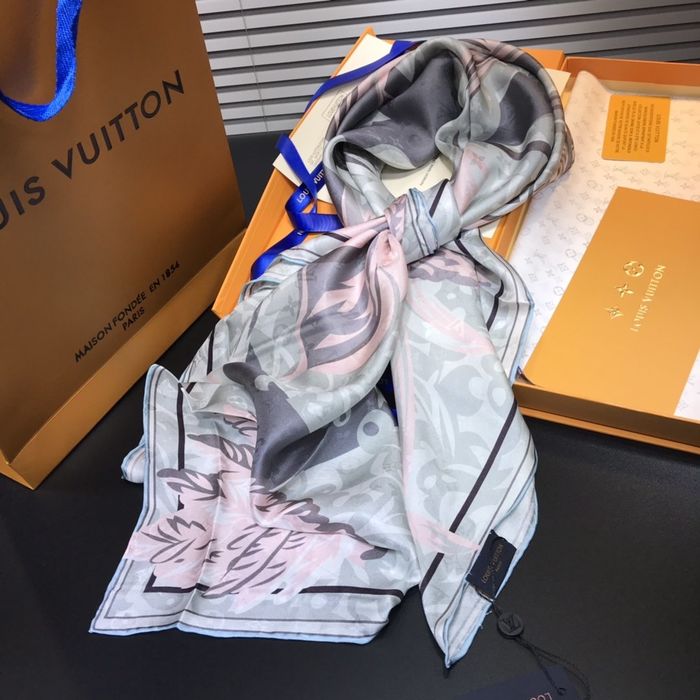 Louis Vuitton Scarf LVS00115